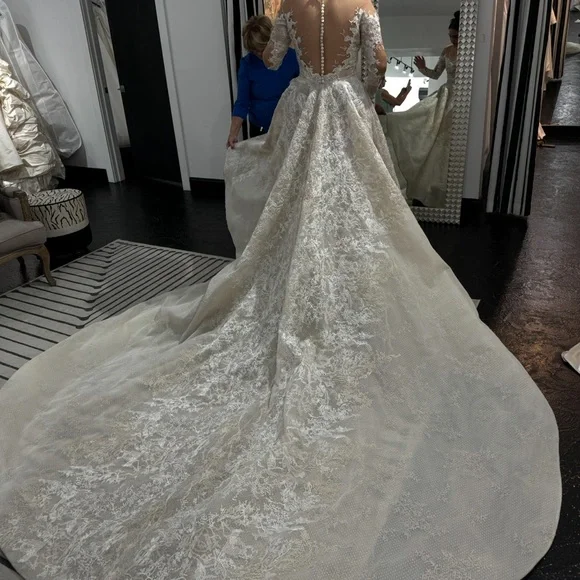 Tony Ward Elegant Lace Wedding Gown